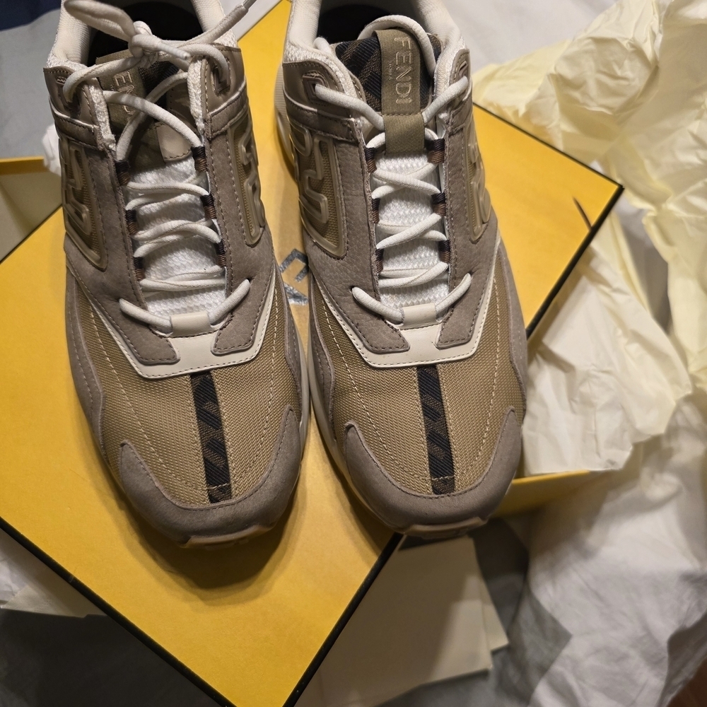 Fendi Men's Beige and White Sneakers - Picture 3 of 14
